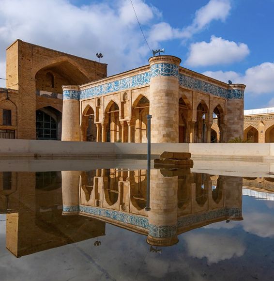 Şiraz'ın en eski camisi; Atik Camii, tarif edilemez bir ihtişama sahip