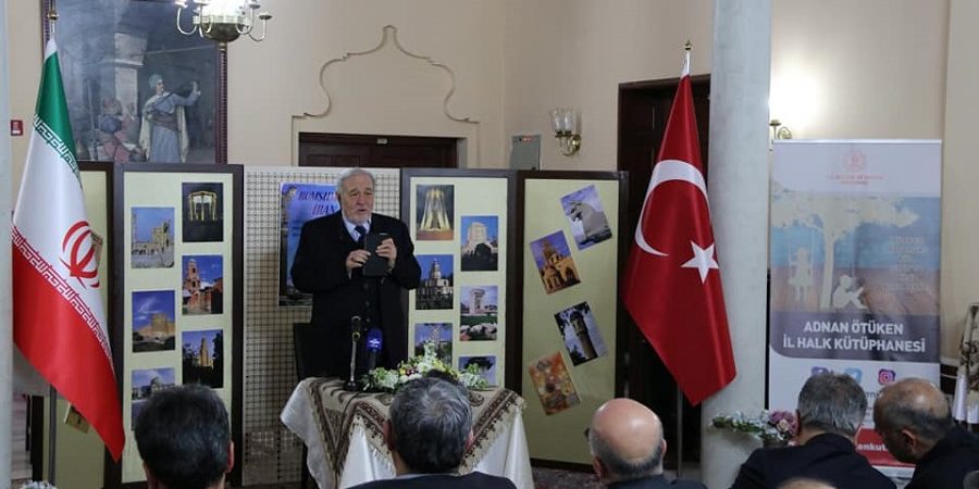 İranın Ankara Büyükelçiliği Kültür Müsteşarlığınca, başkentte Komşumuz İran başlıklı konferans düzenlendi