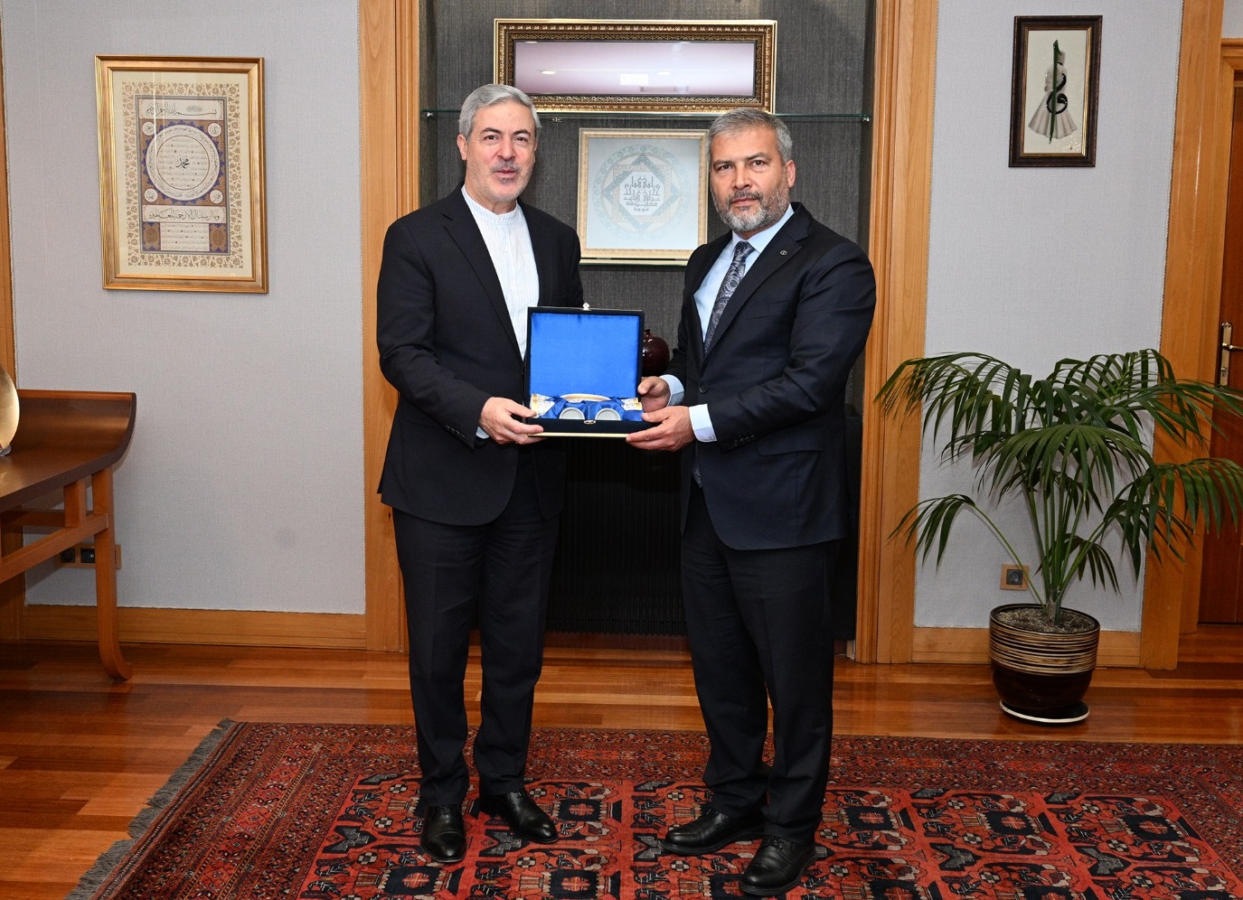 İran Kültür Müsteşarı Dr. Nazemi’den Anadolu Üniversitesi’ne Ziyaret