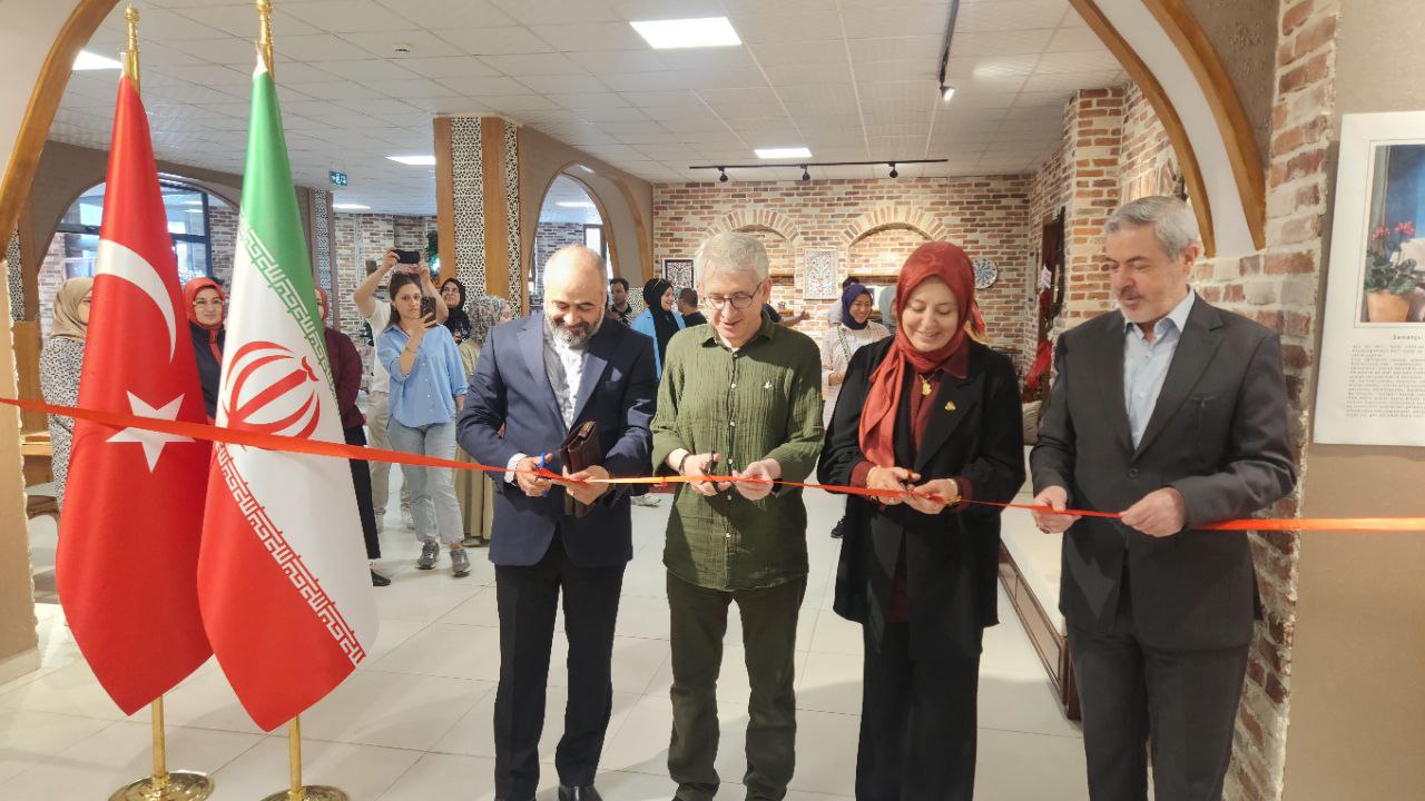 Ankarada Kalemin Nağmeleri Sergisi Açıldı Mevlânâ’nın Dizeleri Hat Sanatıyla Buluştu